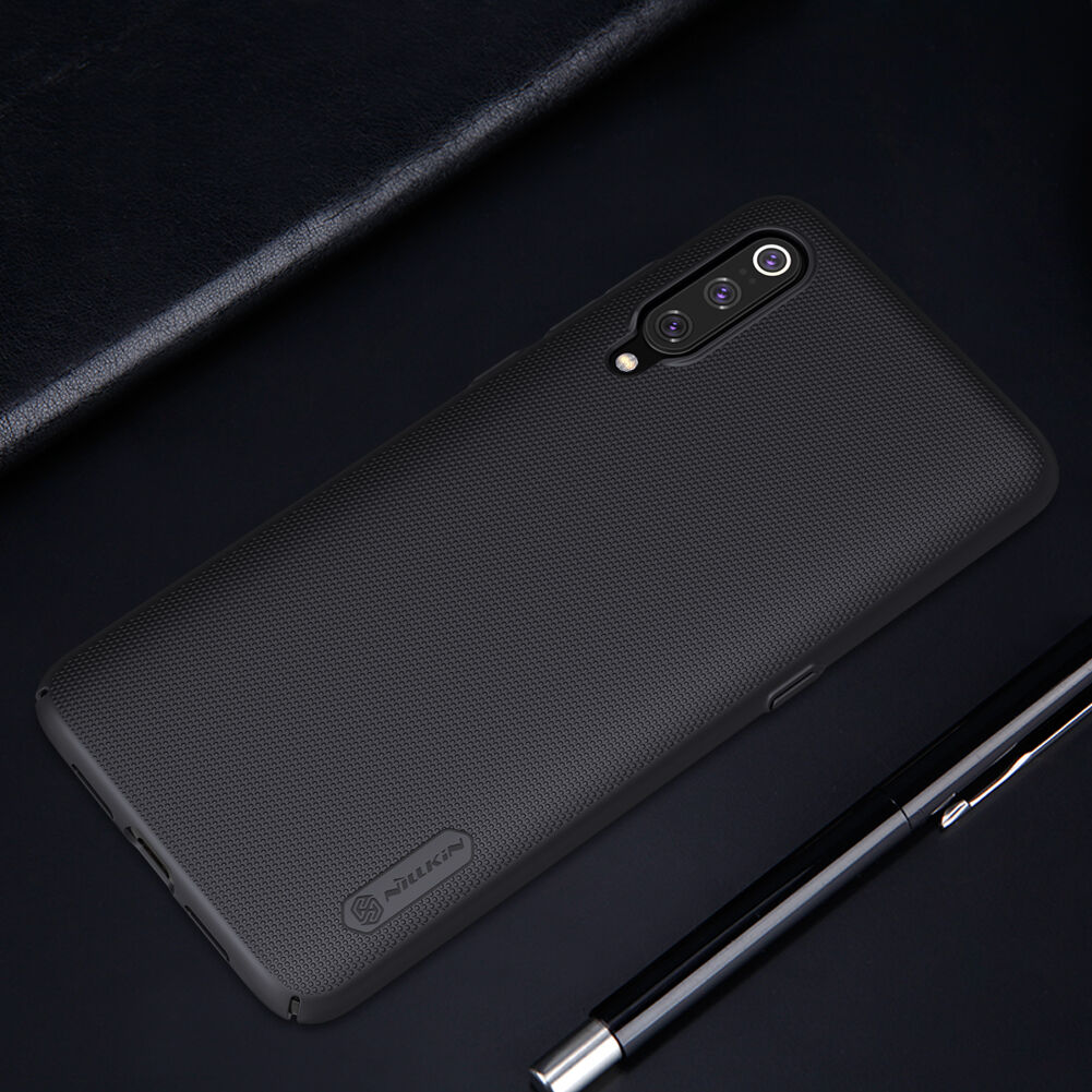 Nillkin drážkovaný kryt z tvrdého plastu pro Xiaomi Mi 9 - zlatý