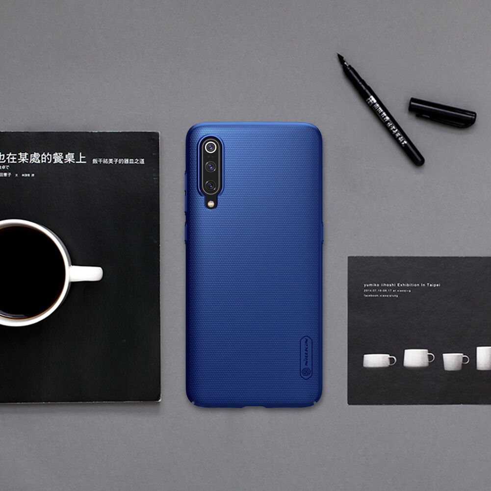 Nillkin drážkovaný kryt z tvrdého plastu pro Xiaomi Mi 9 - zlatý