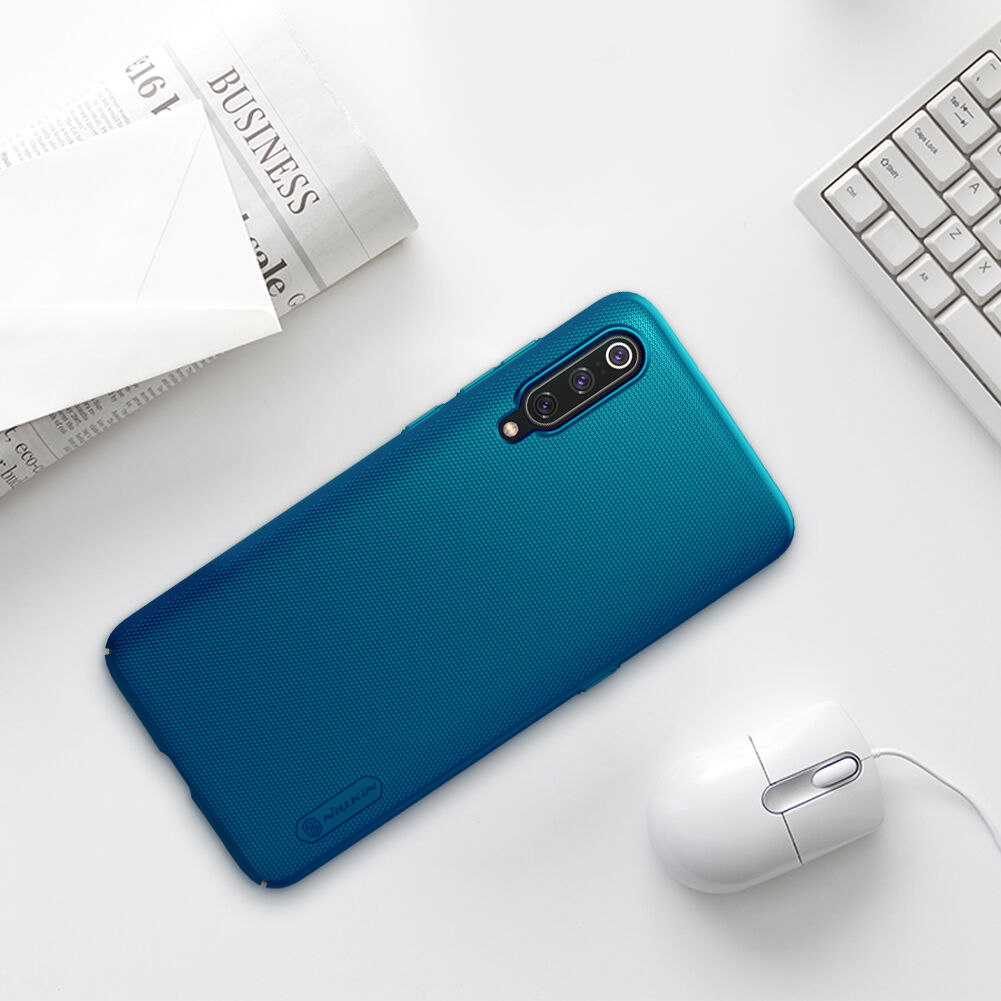 Nillkin drážkovaný kryt z tvrdého plastu pro Xiaomi Mi 9 - zlatý