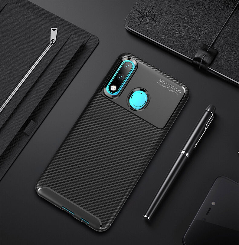 Plastový kryt s texturou karbonu pro Huawei P30 Lite - černý