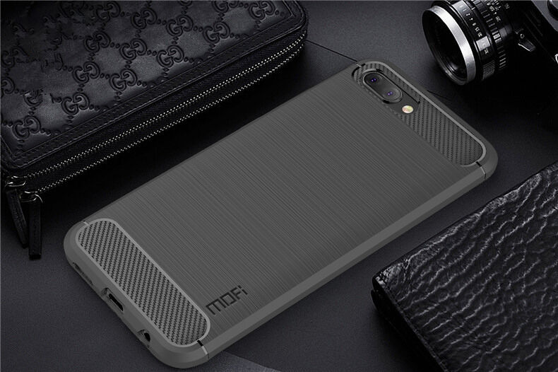 Mofi plastový kryt s broušenou texturou pro Honor 10 - černý