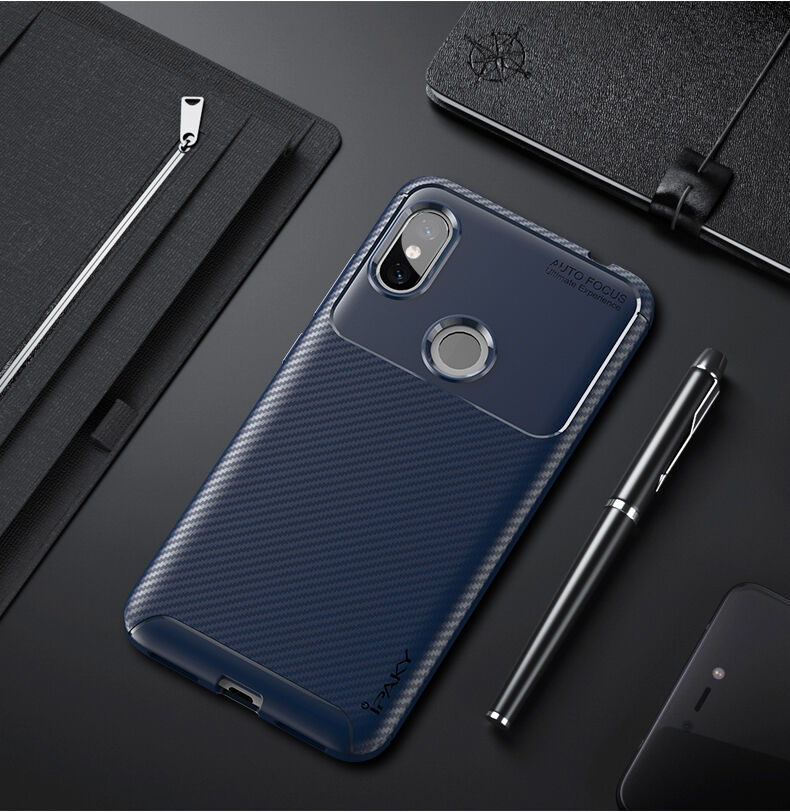 Ipaky měkký ochranný kryt s texturou karbonových vláken pro Xiaomi Redmi Note 6 Pro - černý