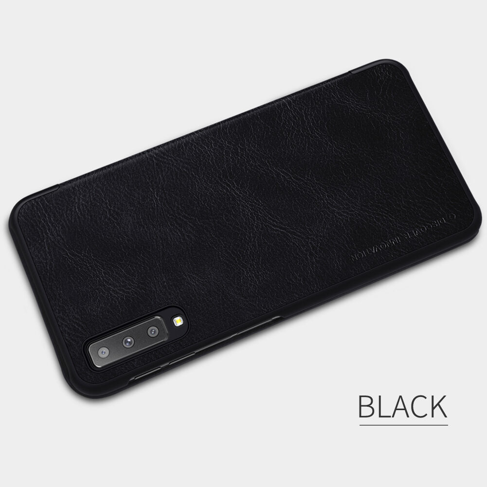 Nillkin Qin Kožené flipové pouzdro pro Samsung Galaxy A7 (2018) - hnědé