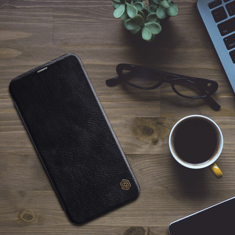 Nillkin Qin Kožené flipové pouzdro pro Samsung Galaxy J4 Plus - černé