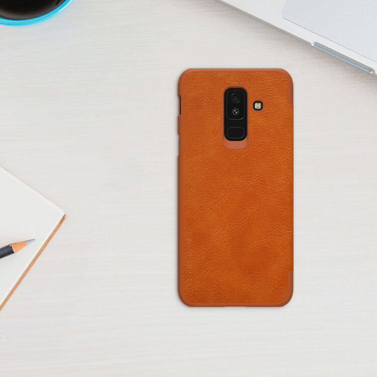 Nillkin Qin kožené flipové pouzdro pro Samsung Galaxy A6 Plus (2018) - hnědé