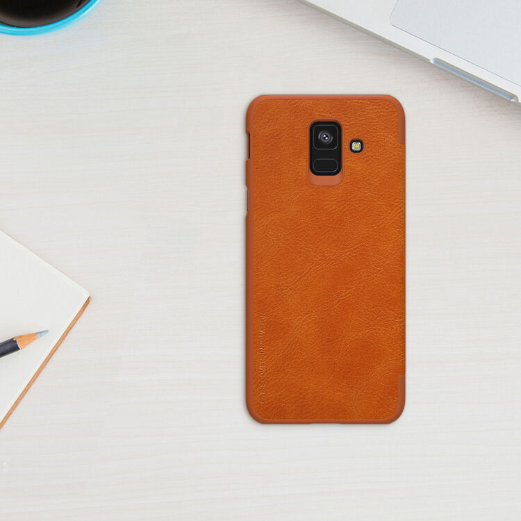 Nillkin Qin kožené flipové pouzdro pro Samsung Galaxy A6 (2018) - červené